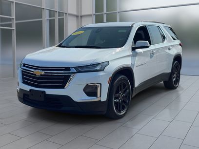 Used 2023 Chevrolet Traverse LT