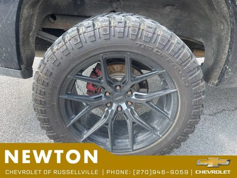Used 2019 Chevrolet Silverado 1500 LT Trail Boss AWD/4WD image 17