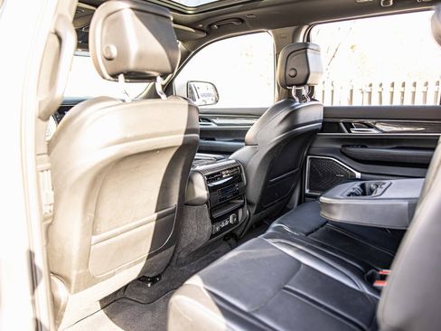 Used 2022 Jeep Wagoneer Series II w/ Premium Group I image 32