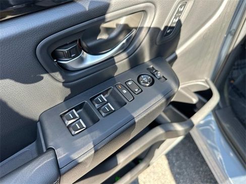 New 2025 Honda Pilot Touring image 19