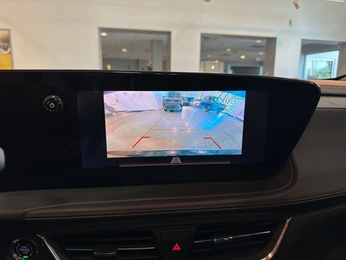 Used 2025 Buick Encore GX Preferred FWD image 23
