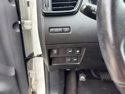 Used 2018 Nissan Rogue SV FWD image 19