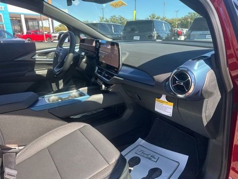 New 2026 Chevrolet Equinox EV LT image 34