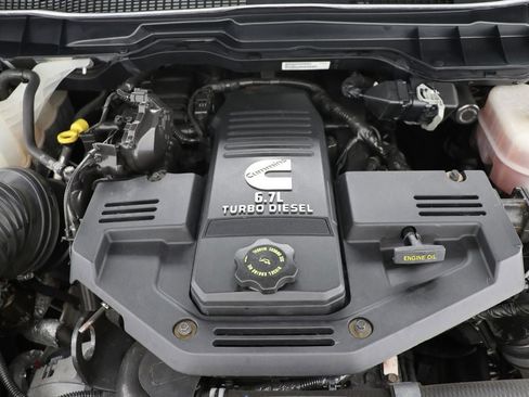 Used 2018 RAM 2500 Tradesman w/ Chrome Appearance Group image 31