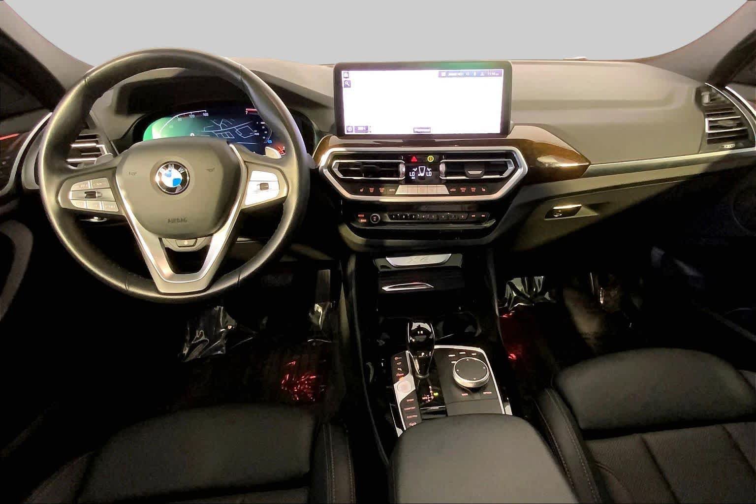 Used 2024 BMW X4 xDrive30i w/ Parking Assistance Package AWD/4WD image 16