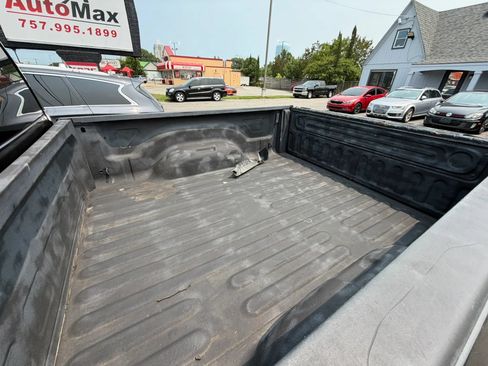 Used 2017 RAM 1500 Express w/ Black Ram 1500 Express Group AWD/4WD image 13