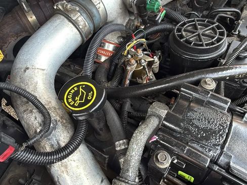 Used 1999 Ford F350 4x4 Crew Cab DRW Super Duty image 48