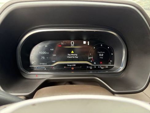 Used 2023 GMC Yukon SLT w/ SLT Luxury Package RWD image 9
