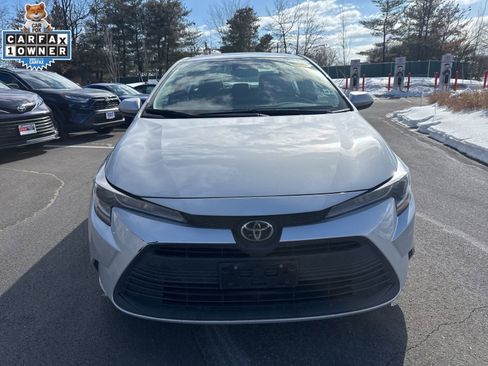 Used 2023 Toyota Corolla LE image 2