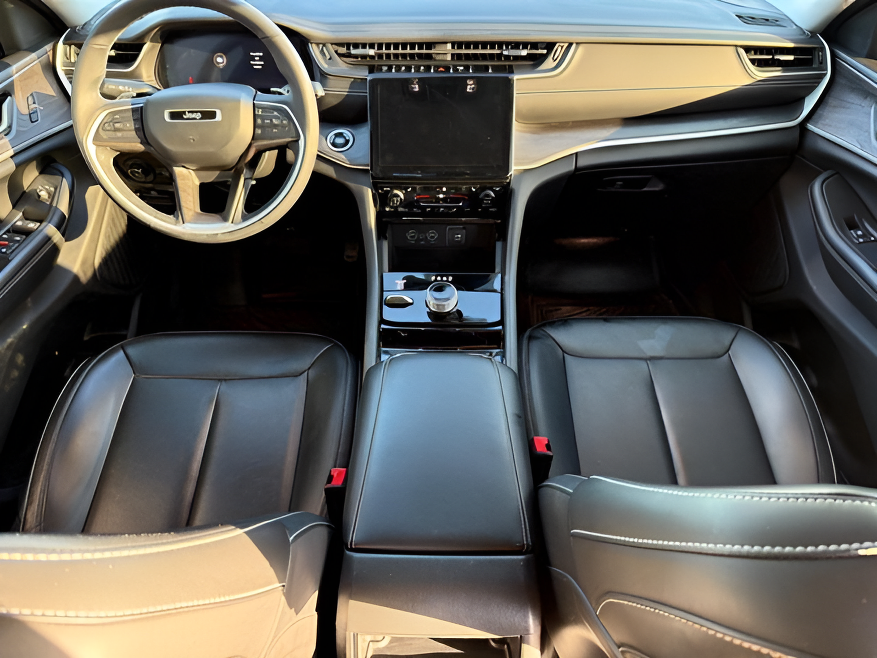 Used 2023 Jeep Grand Cherokee Limited AWD/4WD image 13
