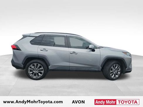 Used 2021 Toyota RAV4 XLE Premium image 8