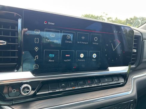 Used 2025 GMC Sierra 1500 SLT image 26