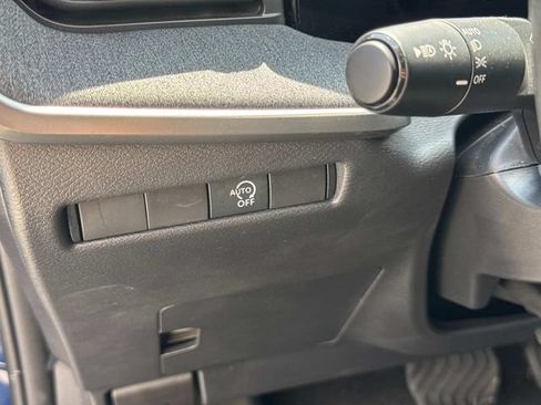 Certified 2025 Nissan Kicks SV FWD image 24