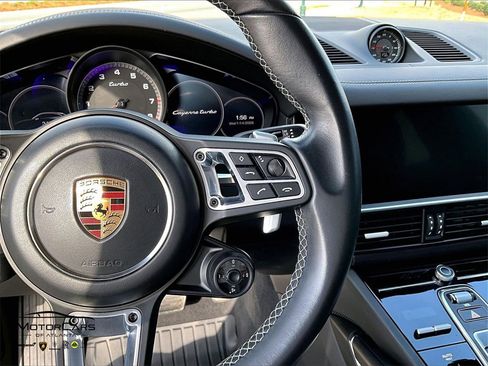 Used 2020 Porsche Cayenne Turbo image 18