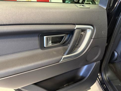 Used 2019 Land Rover Discovery Sport HSE AWD/4WD image 33