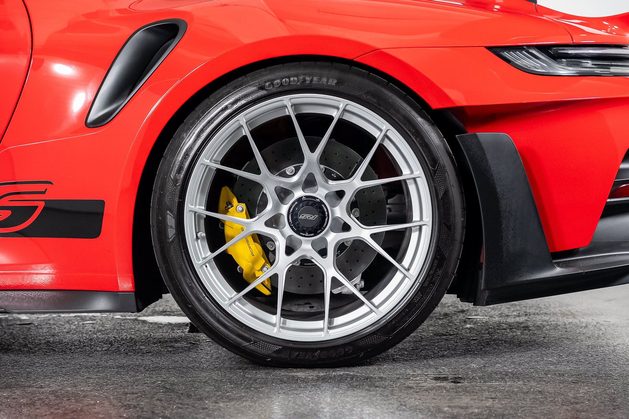 Used 2025 Porsche 911 GT3 RS RWD image 19