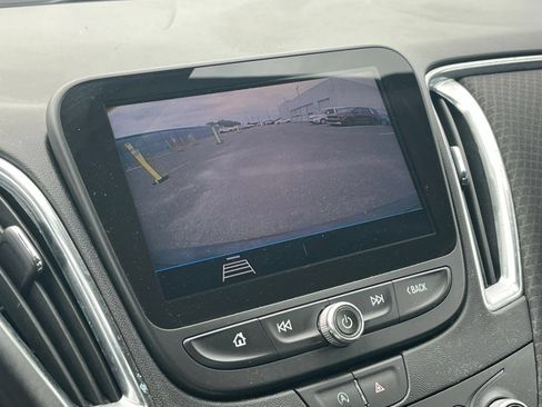 Used 2020 Chevrolet Malibu LT FWD image 22