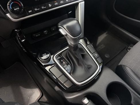 Used 2023 Kia Seltos S FWD image 17