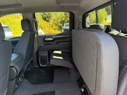 New 2026 GMC Sierra 1500 SLE w/ X31 Off-Road Package image 9