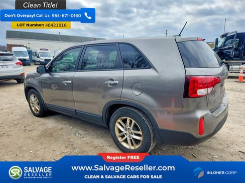 Used 2015 Kia Sorento LX image 3