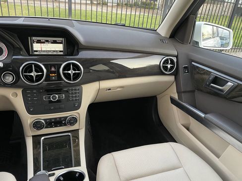 Used 2015 Mercedes-Benz GLK 250 BlueTEC 4MATIC image 21