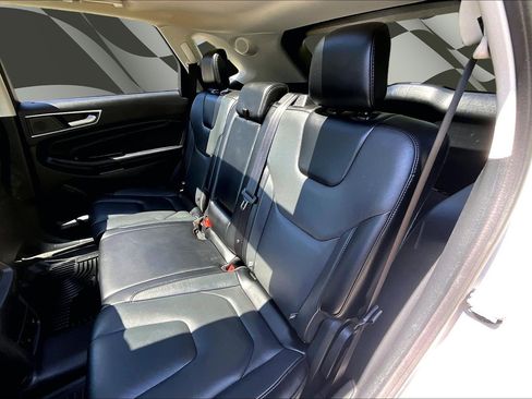 Used 2019 Ford Edge Titanium w/ Equipment Group 301A FWD image 25