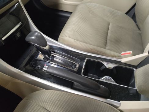 Used 2017 Honda Accord LX image 26