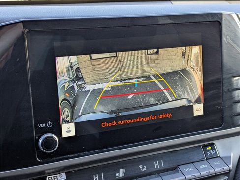 Used 2025 Toyota Camry SE image 24