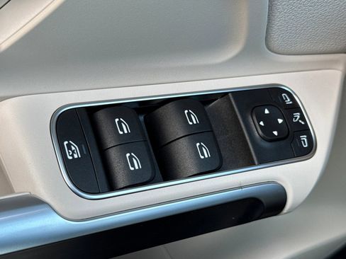 Certified 2024 Mercedes-Benz EQB 300 4MATIC image 12