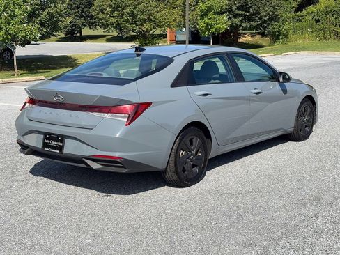 Used 2021 Hyundai Elantra SEL FWD image 8