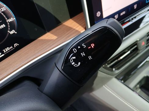 New 2026 Volkswagen Tiguan SEL R-Line image 24