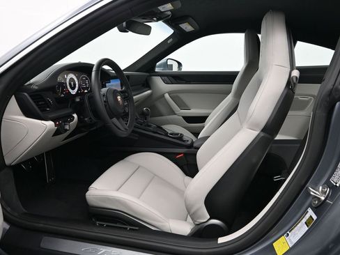 Certified 2025 Porsche 911 GT3 image 4