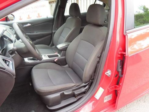Used 2018 Chevrolet Cruze LS FWD image 18