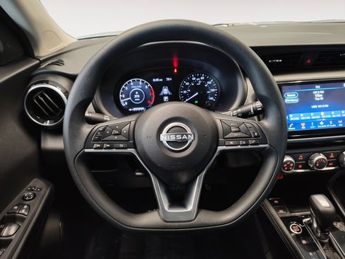 Used 2023 Nissan Kicks SV image 15