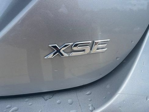 Used 2022 Toyota Camry XSE FWD image 8