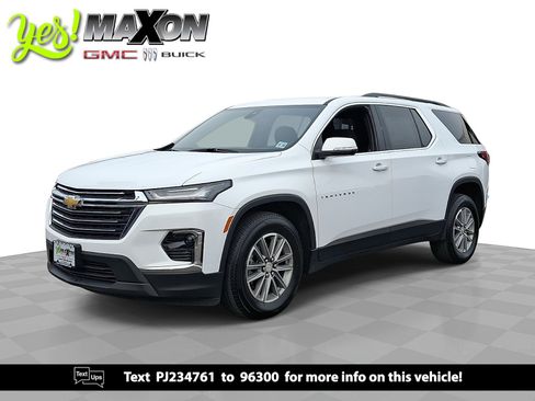 Used 2023 Chevrolet Traverse LT image 1