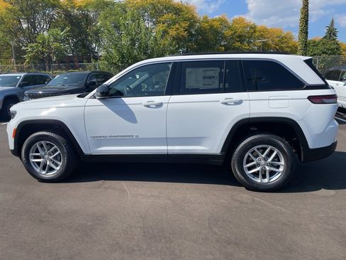 New 2025 Jeep Grand Cherokee Laredo X w/ Luxury Tech Group I image 3