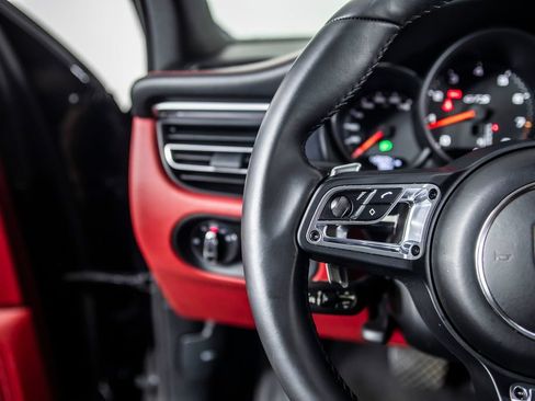 Used 2021 Porsche Macan GTS AWD/4WD image 36