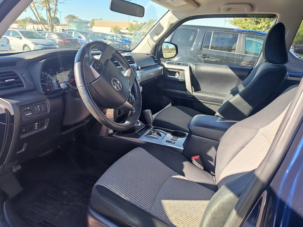 Used 2019 Toyota 4Runner SR5 AWD/4WD image 9