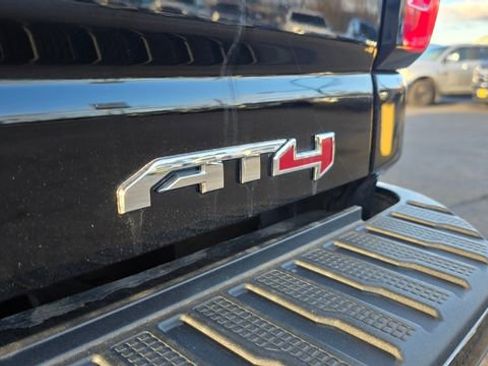 Used 2021 GMC Sierra 2500 AT4 w/ AT4 Preferred Package image 9