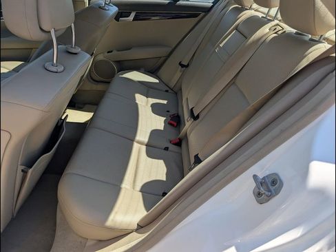 Used 2014 Mercedes-Benz C 250 Sedan image 8
