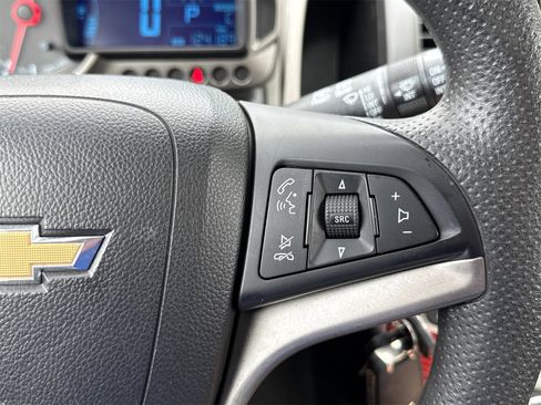 Used 2015 Chevrolet Sonic LT image 19