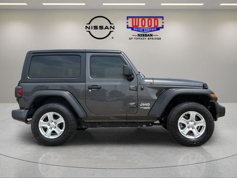 Used 2020 Jeep Wrangler Sport AWD/4WD image 2