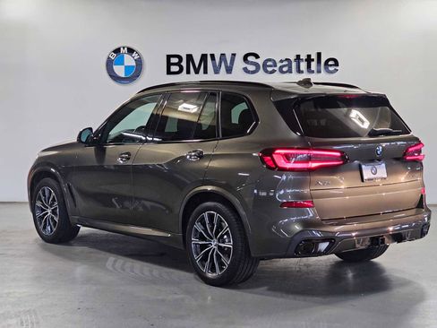 Used 2023 BMW X5 xDrive40i w/ M Sport Package image 4