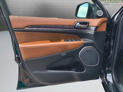 Used 2021 Jeep Grand Cherokee Overland w/ Trailer Tow Group IV image 12