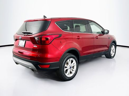 Used 2019 Ford Escape SE image 9