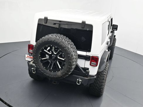 Used 2017 Jeep Wrangler Unlimited Sahara w/ Max Tow Package AWD/4WD image 28