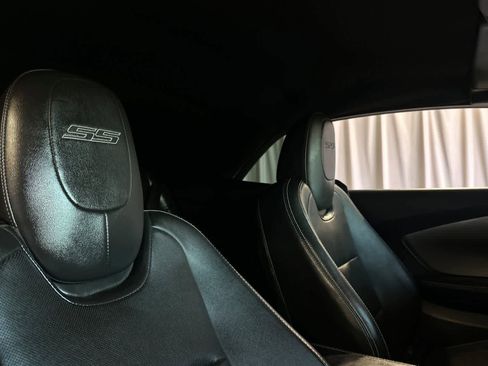 Used 2014 Chevrolet Camaro SS RWD image 18