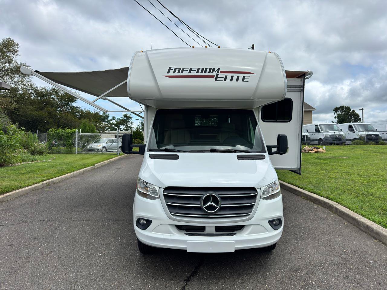 Used 2019 Mercedes-Benz Sprinter 170 image 2