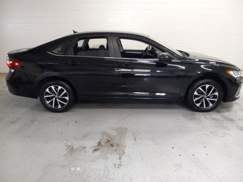 Used 2025 Volkswagen Jetta S image 2